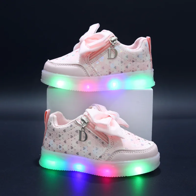 Baskets à nœud en satin vues de dessus